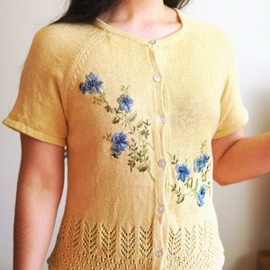 Darling VTG Granny knit Front button sweater